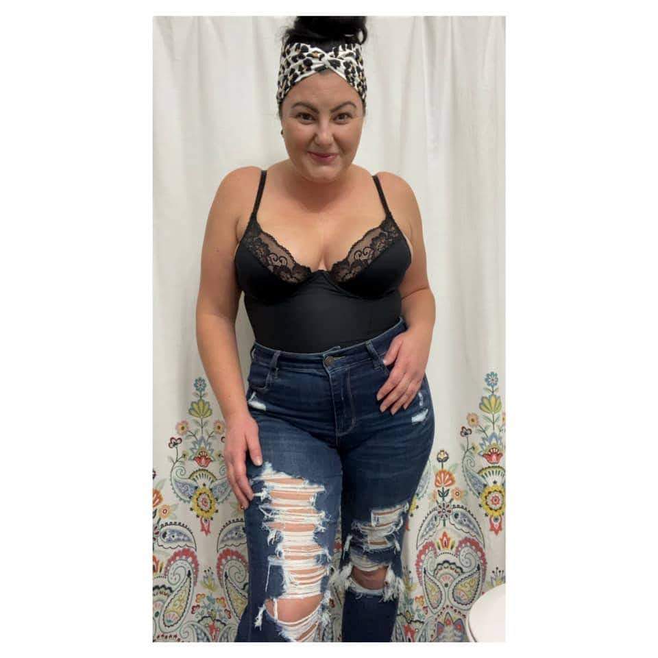 Sculpting Bodysuit with Lace (Limited Edition)