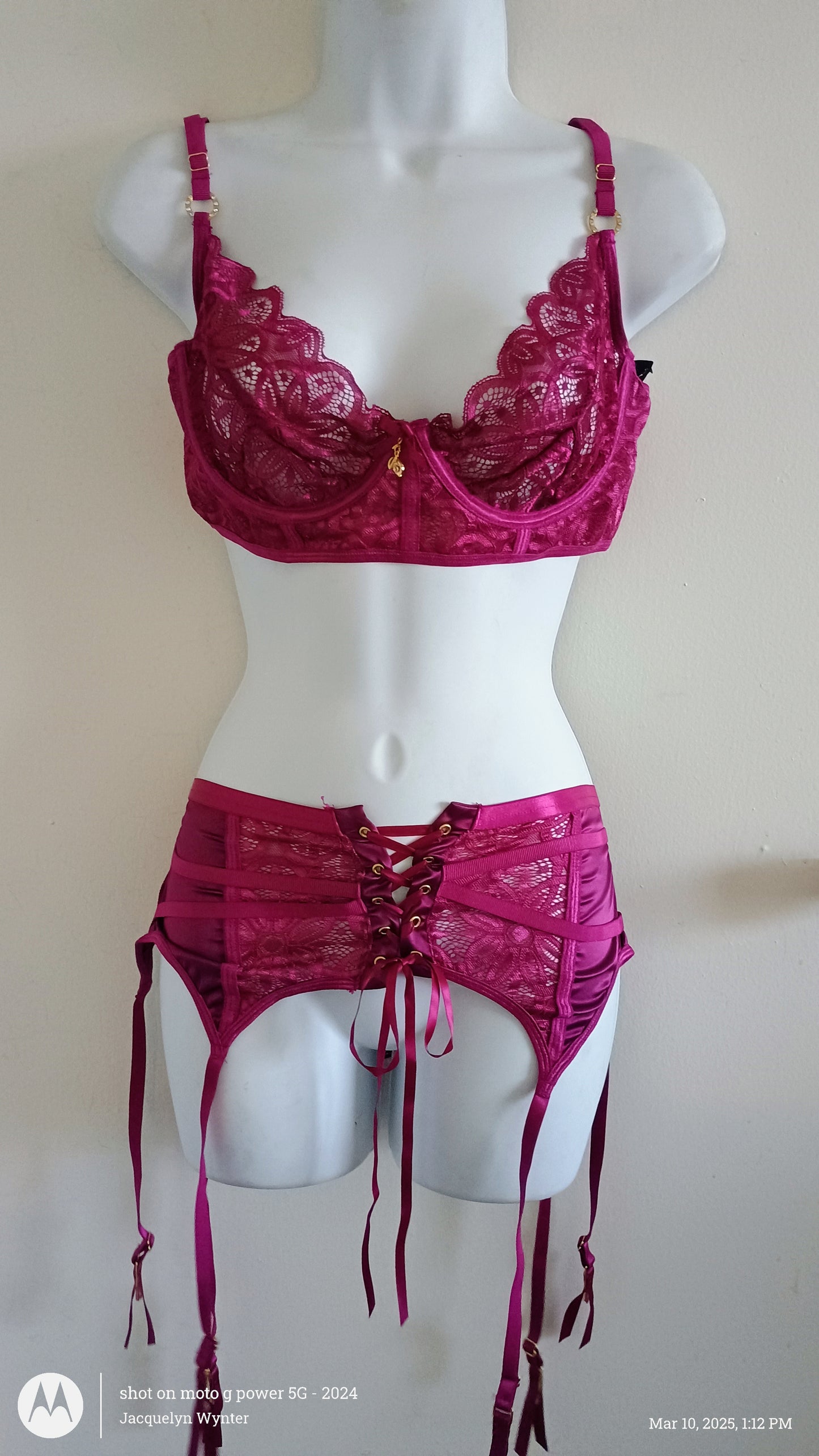 Lace Bra & G-String with Garter Belt (Limited Edition)