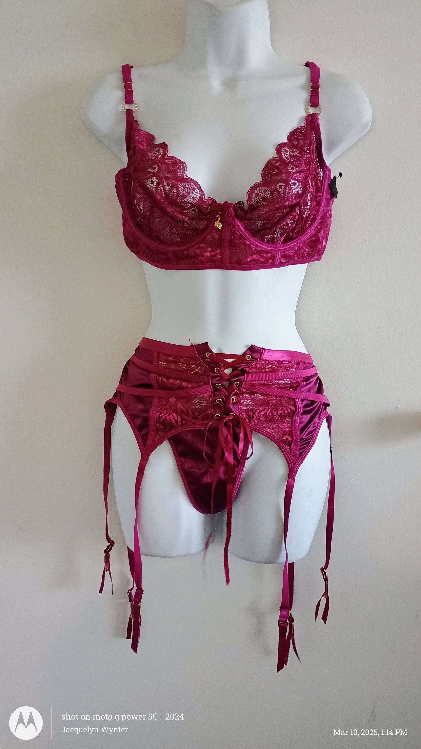 Lace Bra & G-String with Garter Belt (Limited Edition)