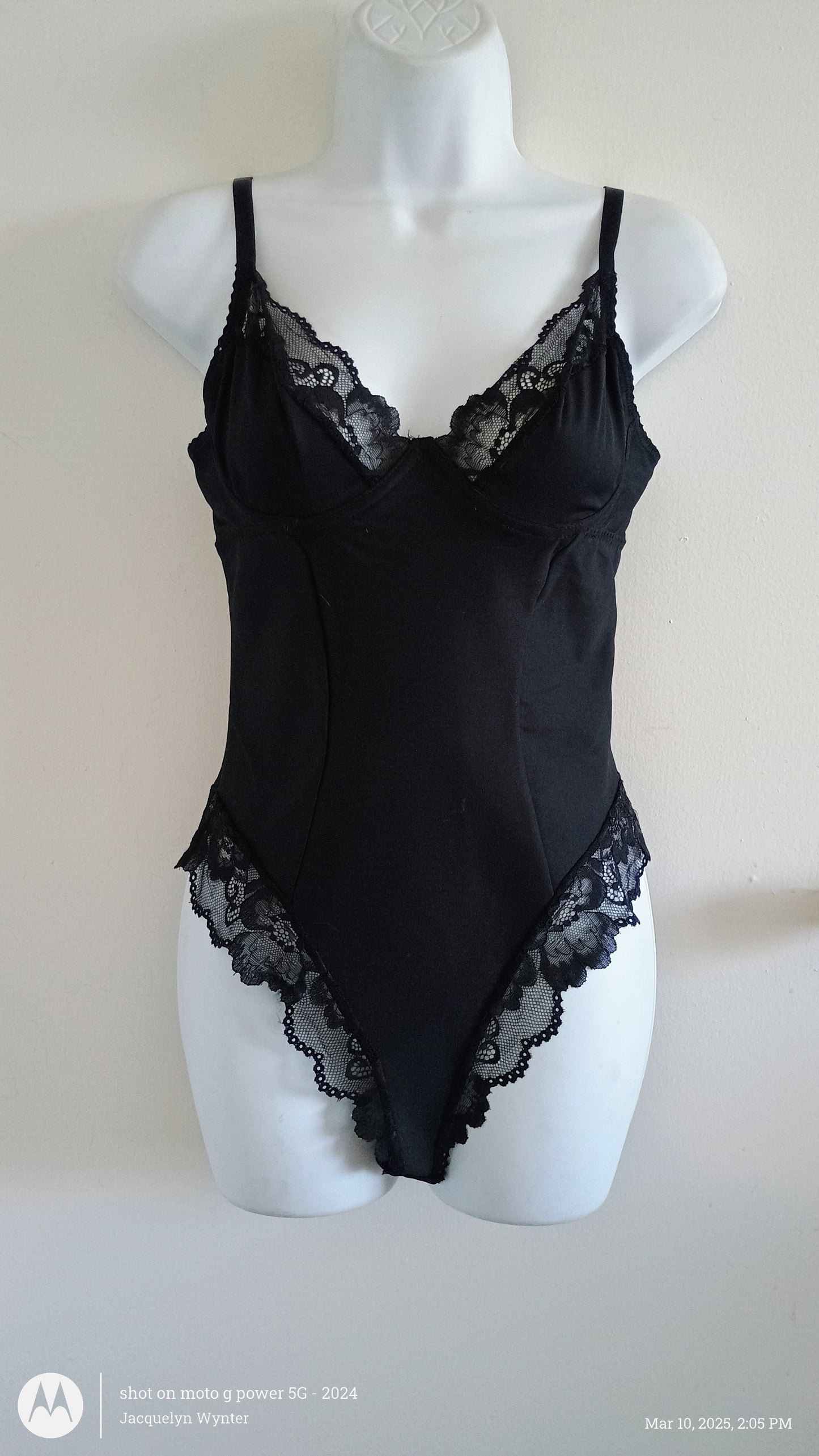 Sculpting Bodysuit with Lace (Limited Edition)
